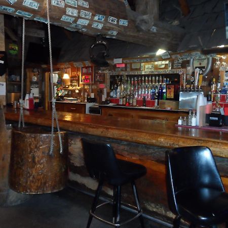 The Jack Saloon Motel Lolo Bagian luar foto